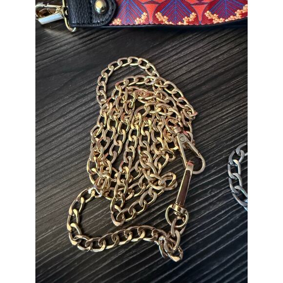 Gorgeous Patterned Bohemian Flower Crossbody With 3 Different Straps - Picture 5 of 10